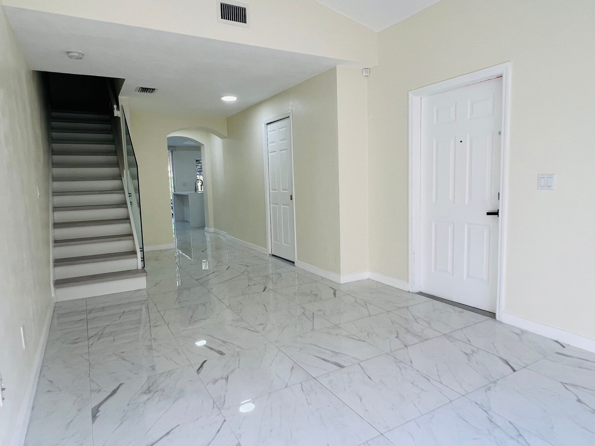 Building Photo - 4950 White Mangrove Way E