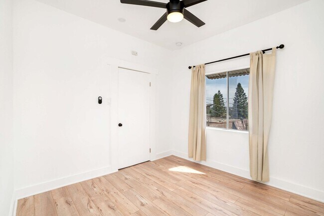 Building Photo - Cozy 1 Bed / 1 Bath with Stainless Steel K...
