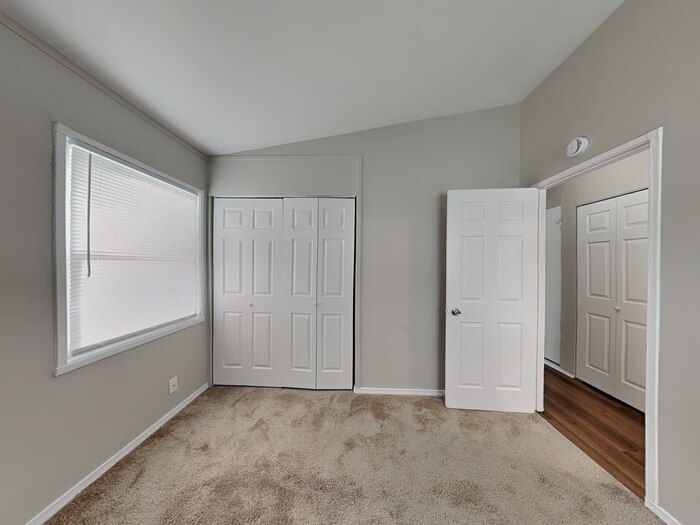 Building Photo - 120 Brookside Dr