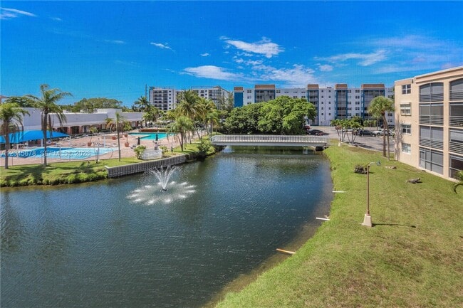 Building Photo - 505 E Dania Beach Blvd