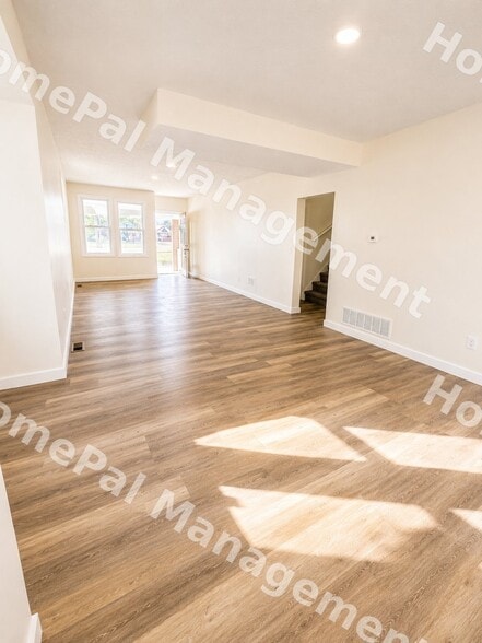 Building Photo - 2416 Fowler Ave