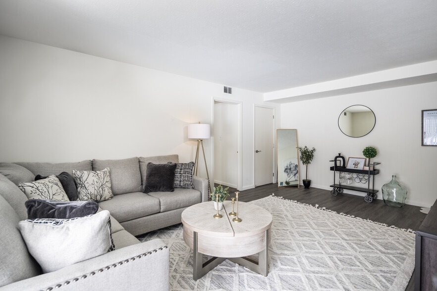 Solon Park Apartments 34600 Park East Dr Solon OH 44139 Apartment