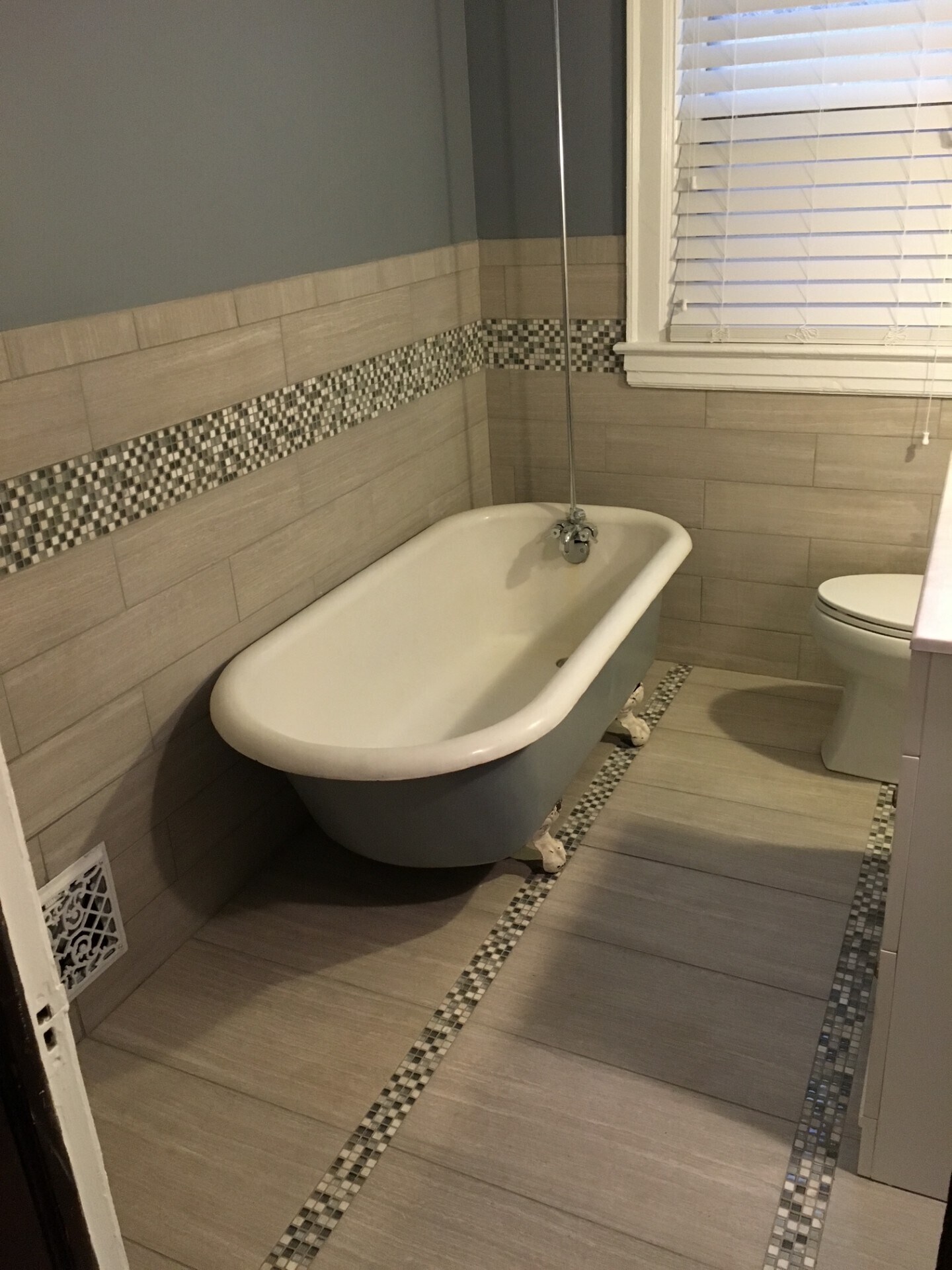 Building Photo - 76 Cottage St