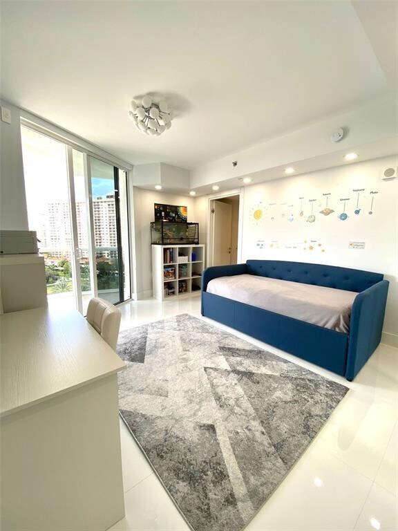 Building Photo - 17201 Collins Ave