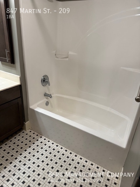 Building Photo - 847 Martin St