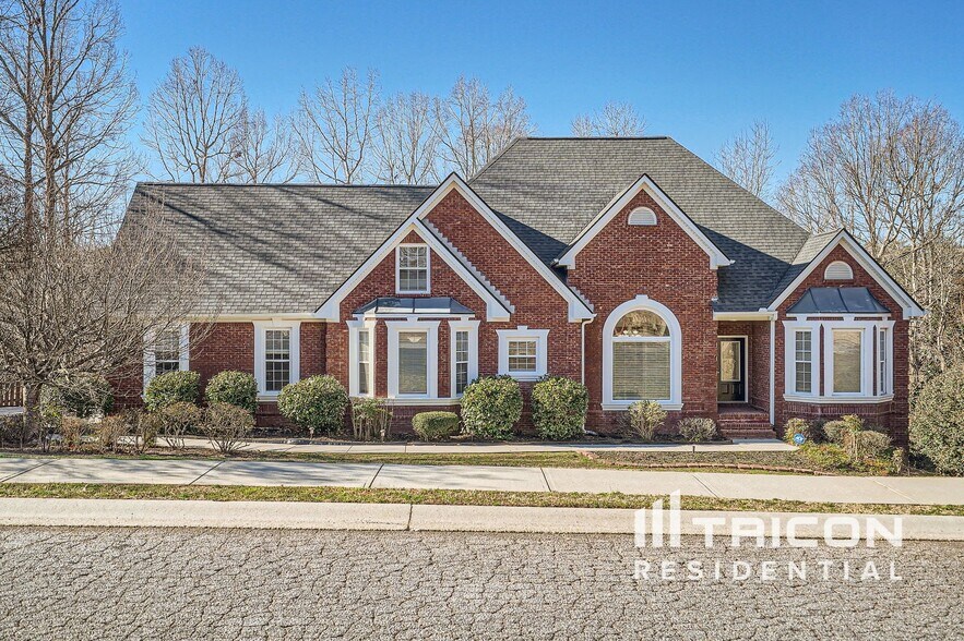 Building Photo - 1806 Wesleyan Ln