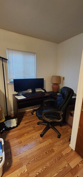 Building Photo - 631 Lafayette Dr NE