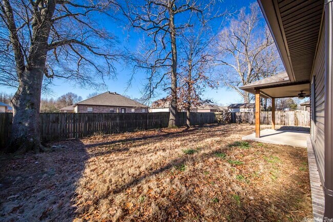 Building Photo - 29 Newcastle Dr
