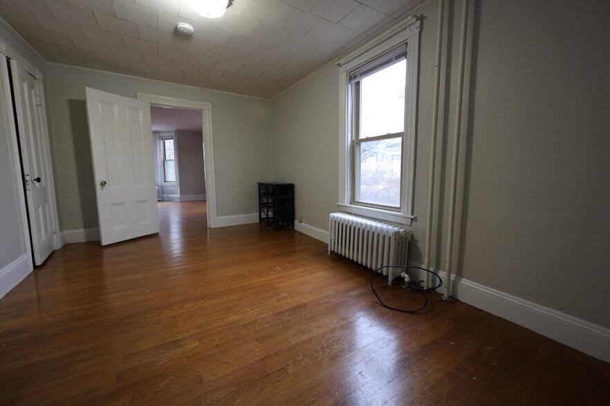 Building Photo - 31 June St