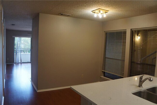 Building Photo - 3115 Helms St