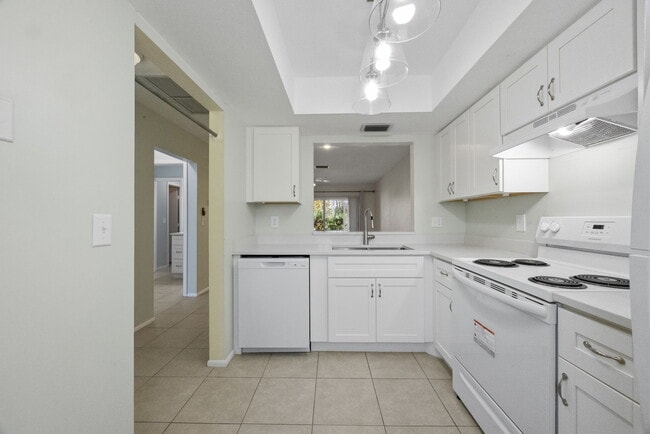 Building Photo - 1023 Pine Isle Ln