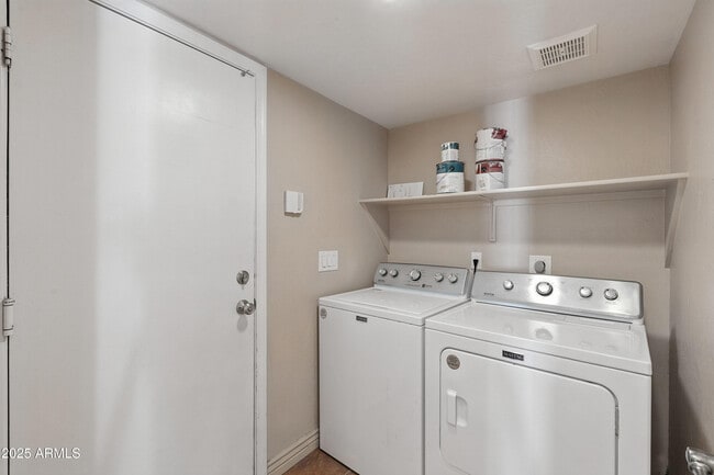 Building Photo - 4274 E Creosote Dr