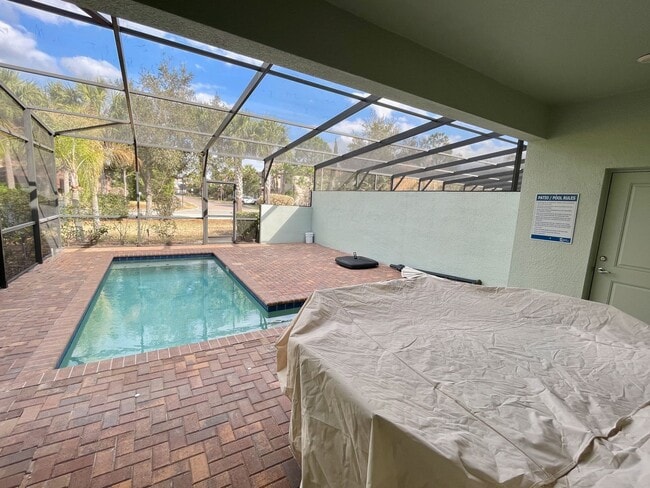 Building Photo - Spacious 5-Bed / 4.5-Bath Townhome w/ Private Pool & Sundeck in Gated Oakmont at Solterra Near Di...