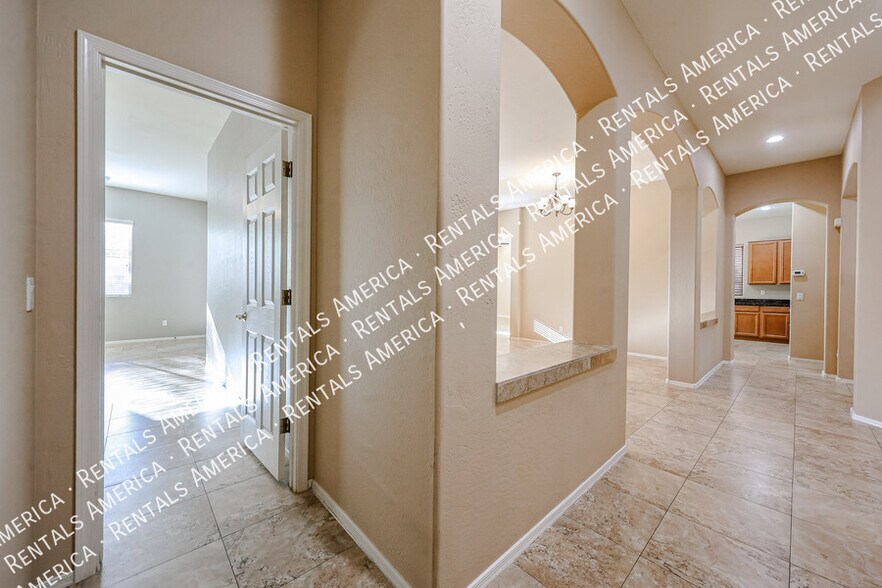 Building Photo - 8351 W Rosewood Ln