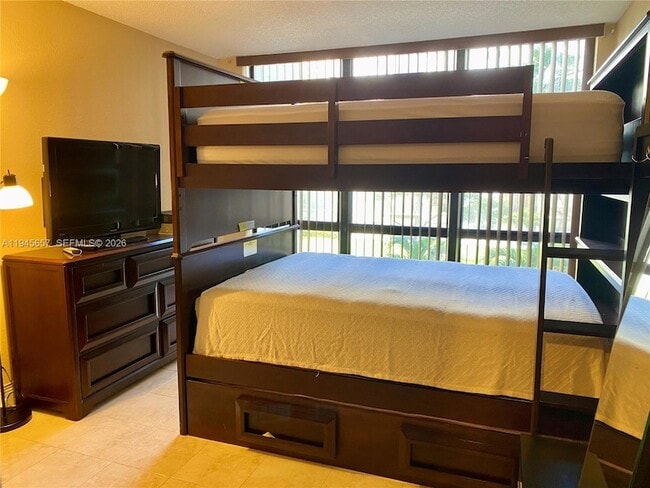 Building Photo - 17011 N Bay Rd