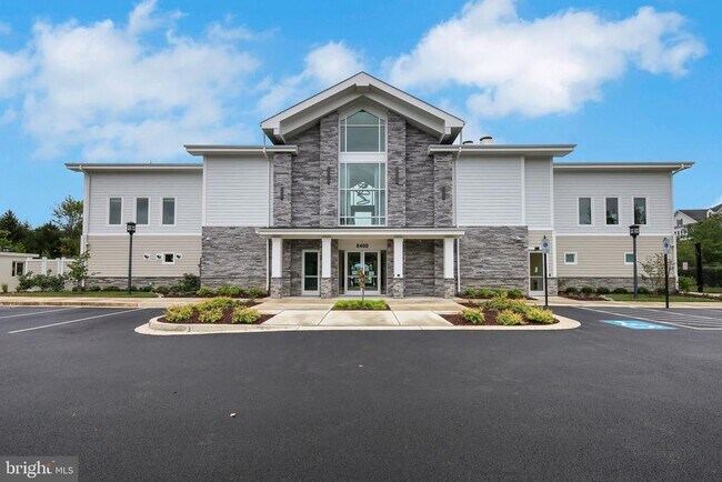 Building Photo - 9850 Solar Course