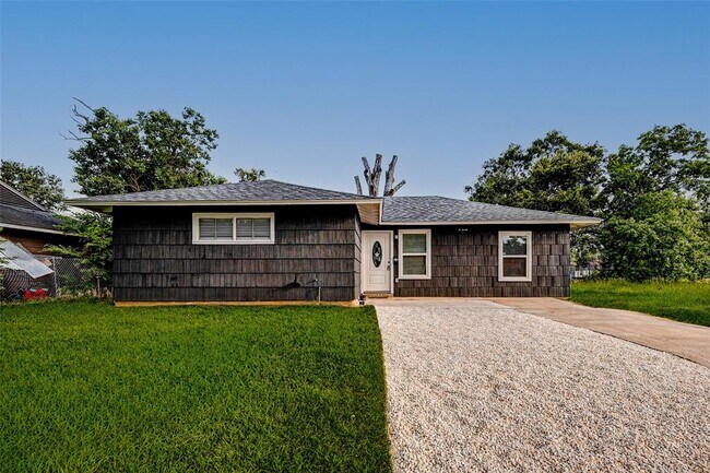 Primary Photo - 5806 Westover St