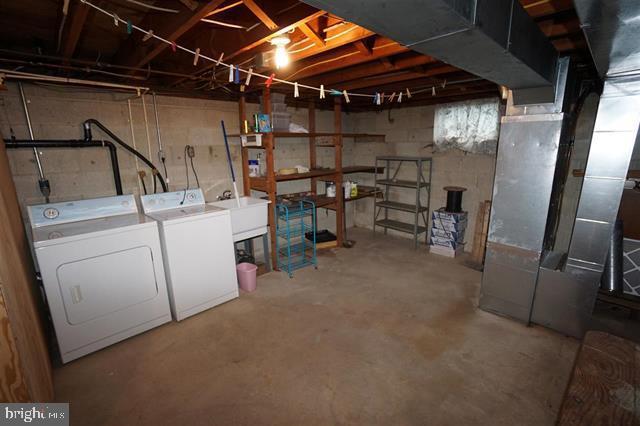 Building Photo - 135 Knoll Dr