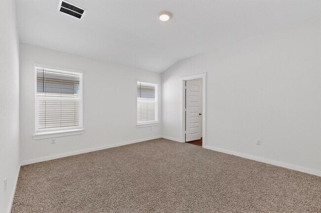 Building Photo - 322 Pedernales Ln