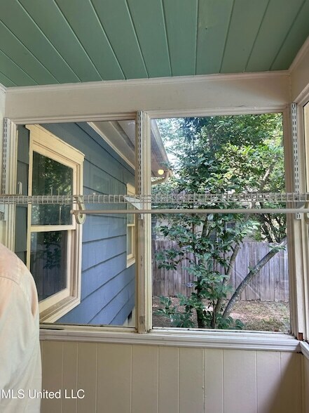 Building Photo - 3564 Cowan Pl