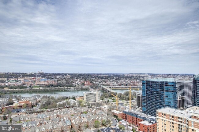 Building Photo - 1781 N Pierce St