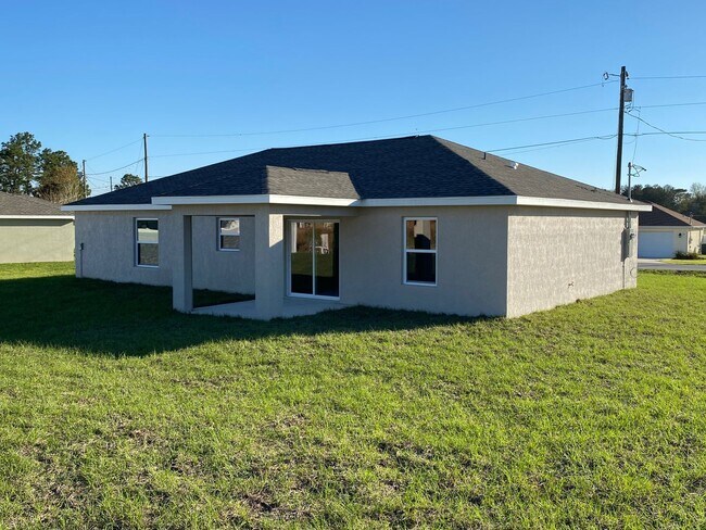 Building Photo - 3/2/2 Silver Spring Shores **Available NOW**