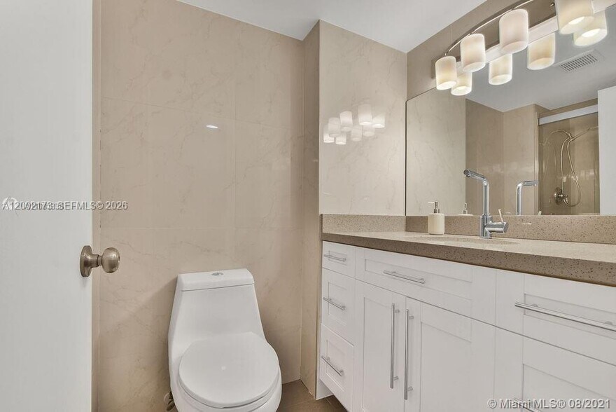 Building Photo - 18041 Biscayne Blvd