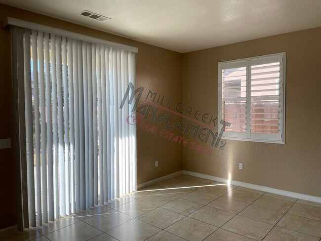 Building Photo - $500 OFF FIRST MONTHS RENT