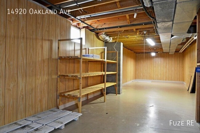 Building Photo - 14920 Oakland Ave