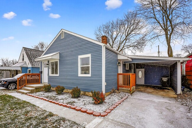 Building Photo - 2699 Pontiac St