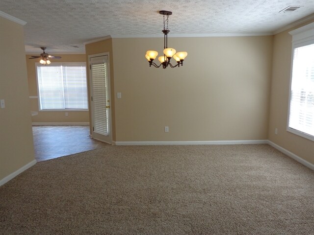 Building Photo - 3350 Stratton Ln