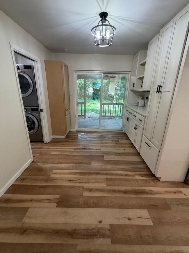 Building Photo - 4702 Pinson Dr