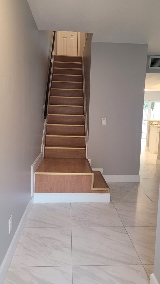 Entry way n stairs - 7338 NW 75th St