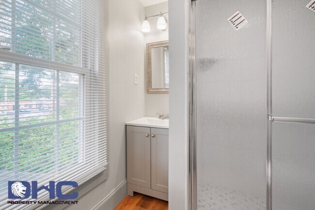 Building Photo - 3556 E Main St