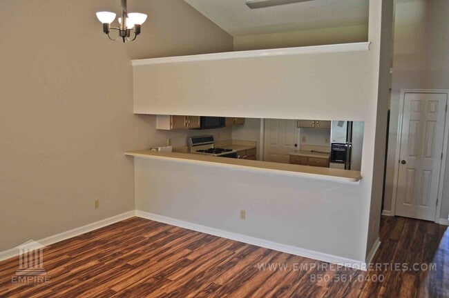 Building Photo - Beautiful townhome nestled in Killearn Acres