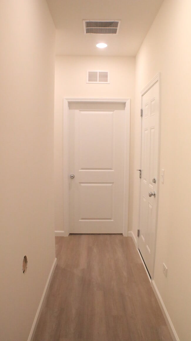 Building Photo - 2767 Lawlor Ln