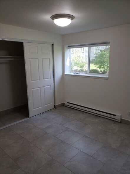 Building Photo - 2322 Hoyt Ave