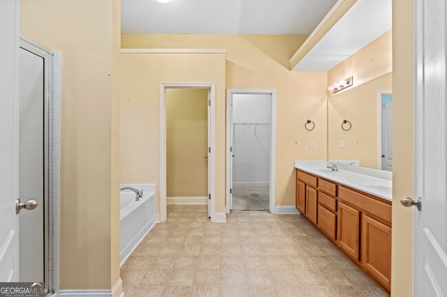 Building Photo - 1209 Heartwood Ave