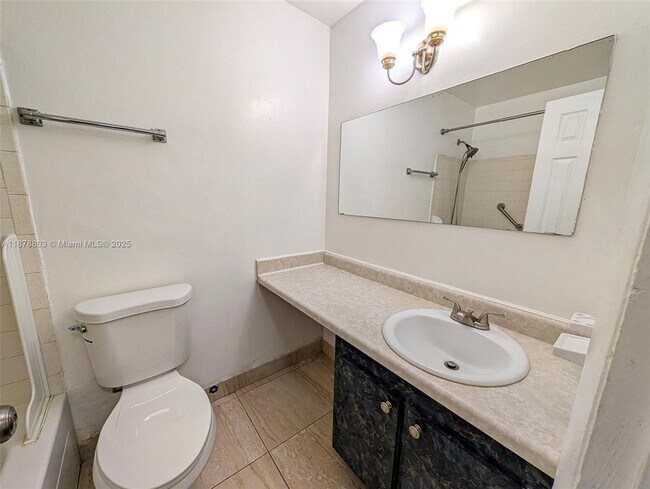 Building Photo - 6040 SW 26th St