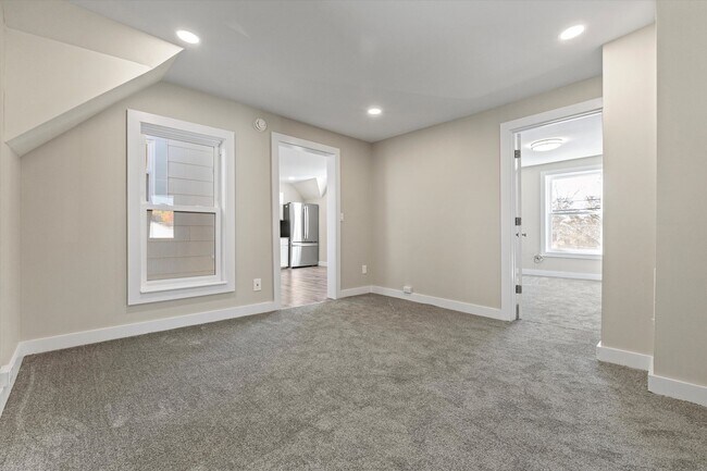 Building Photo - 378 S Mammoth Rd