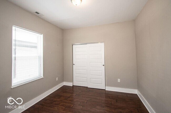Building Photo - 2029 N College Ave