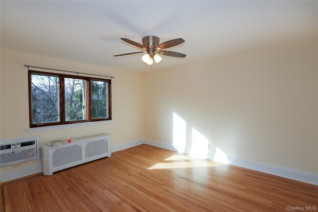 Building Photo - 67-47 Kessel St