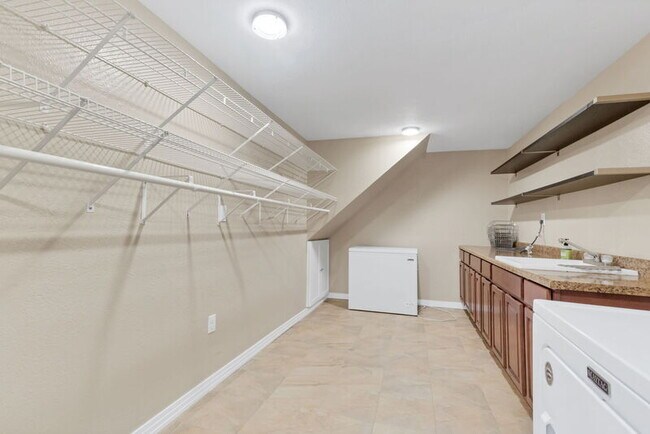 Building Photo - 7085 W 71st Ave