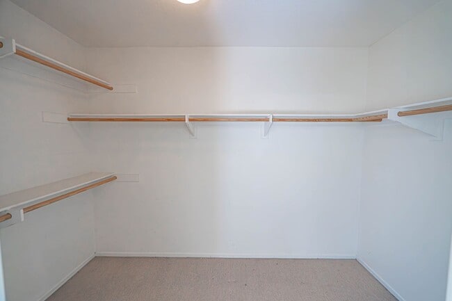 Building Photo - Charming 3-Bedroom Home with a Big Backyar...