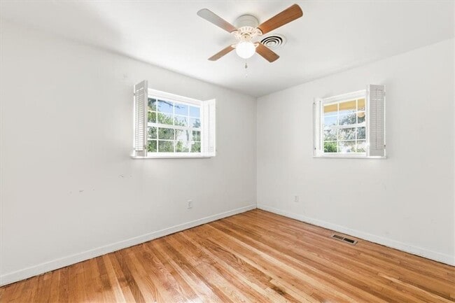 Building Photo - 704 Fort King George Dr