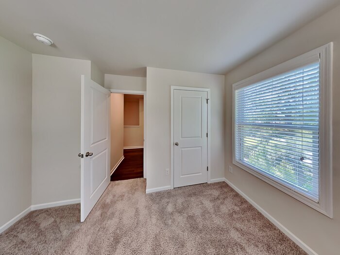 Building Photo - 211 Connie Ct