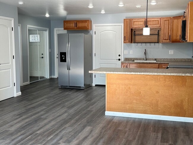 Building Photo - New Energy Efficient Constuction!