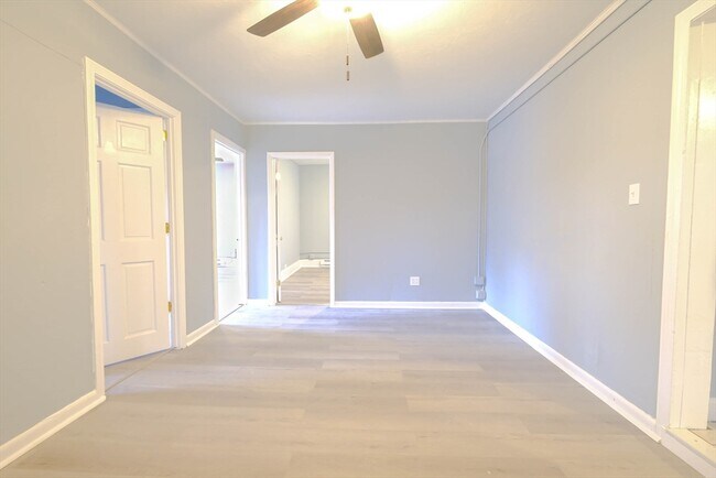 Building Photo - 105 Clarendon St