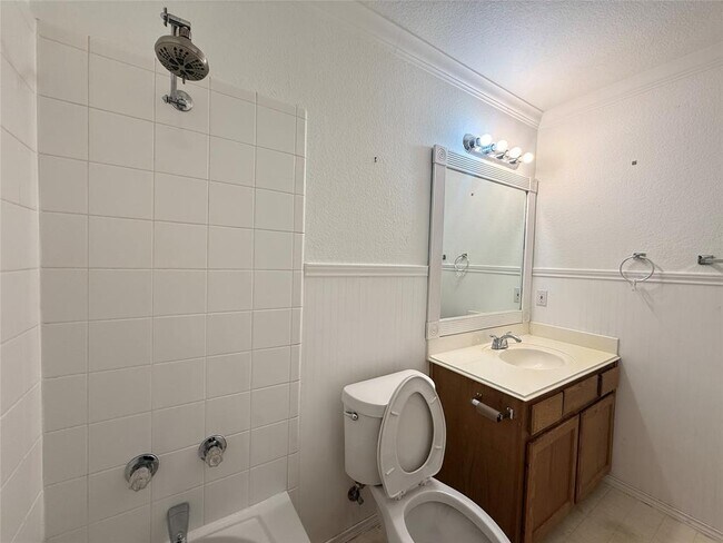 Building Photo - 708 Spring Brook Ln