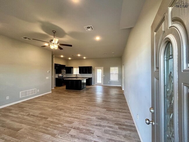 Building Photo - 5025 Olivia Ln